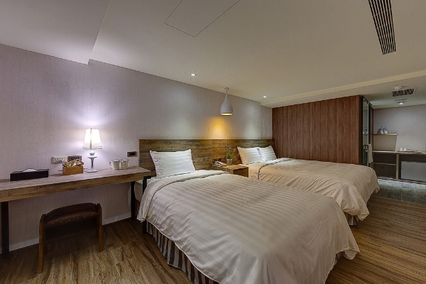 Lan Kwai Fong Garden Hotel